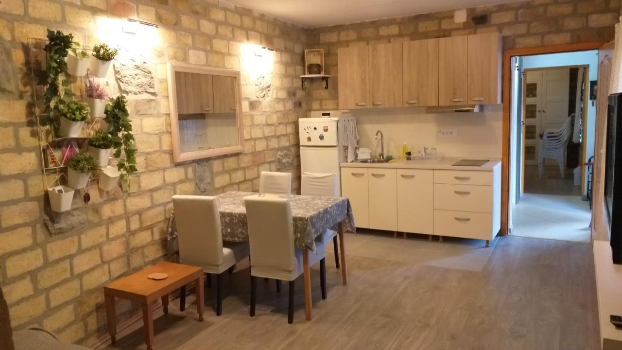 Bakina Kuca Lägenhet Golubac Exteriör bild